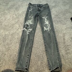 Ripped skinny jeans- American Eagle